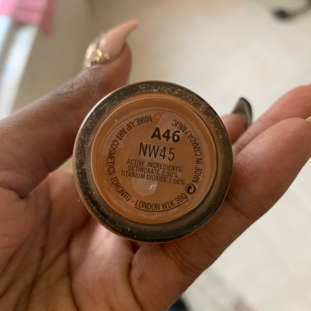 Mac studio fix spf 15 foundation